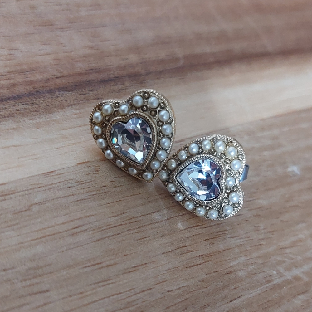 Vintage Elegant Heart-Shaped Pearl and Crystal Earrings